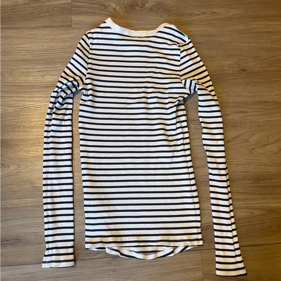 H&M Maternity Long Sleeve Striped Ribbed Tee Size Small - Picture 3 of 5